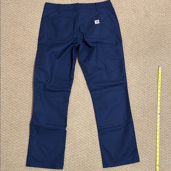 Carhartt cargo pants (navy blue) , LIKE NEW and smoke free - Picture 2 of 6